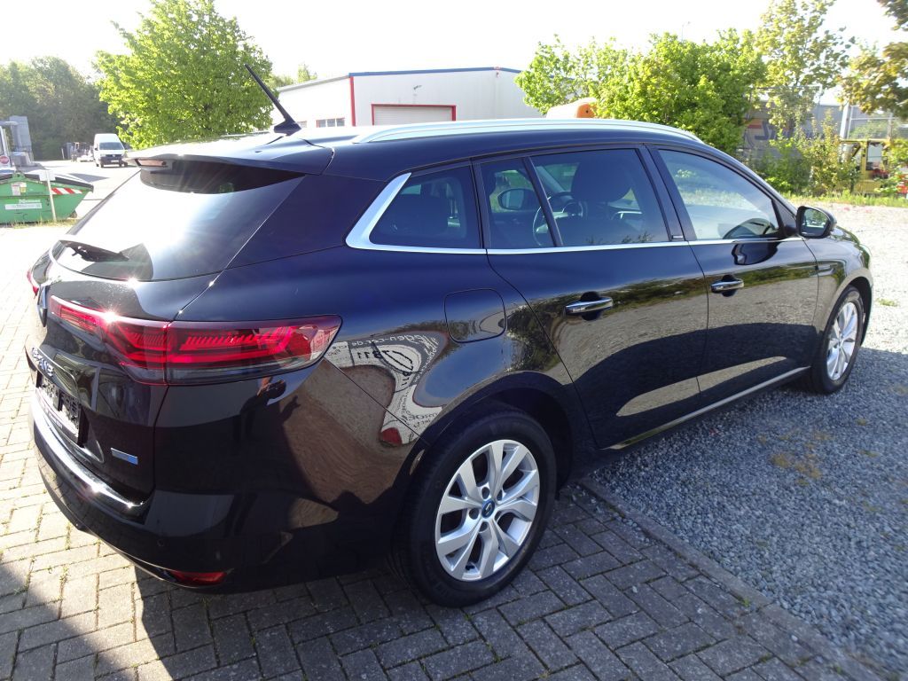 Renault Megane Grandtour E-TECH Plug-in - Samsaru's Car Outlet