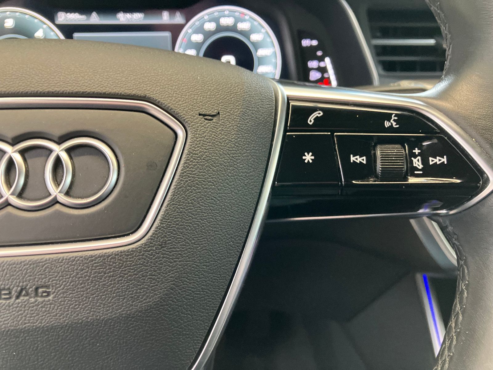 Audi A6 Avant 45 TDI quattro design - Samsaru's Car Outlet