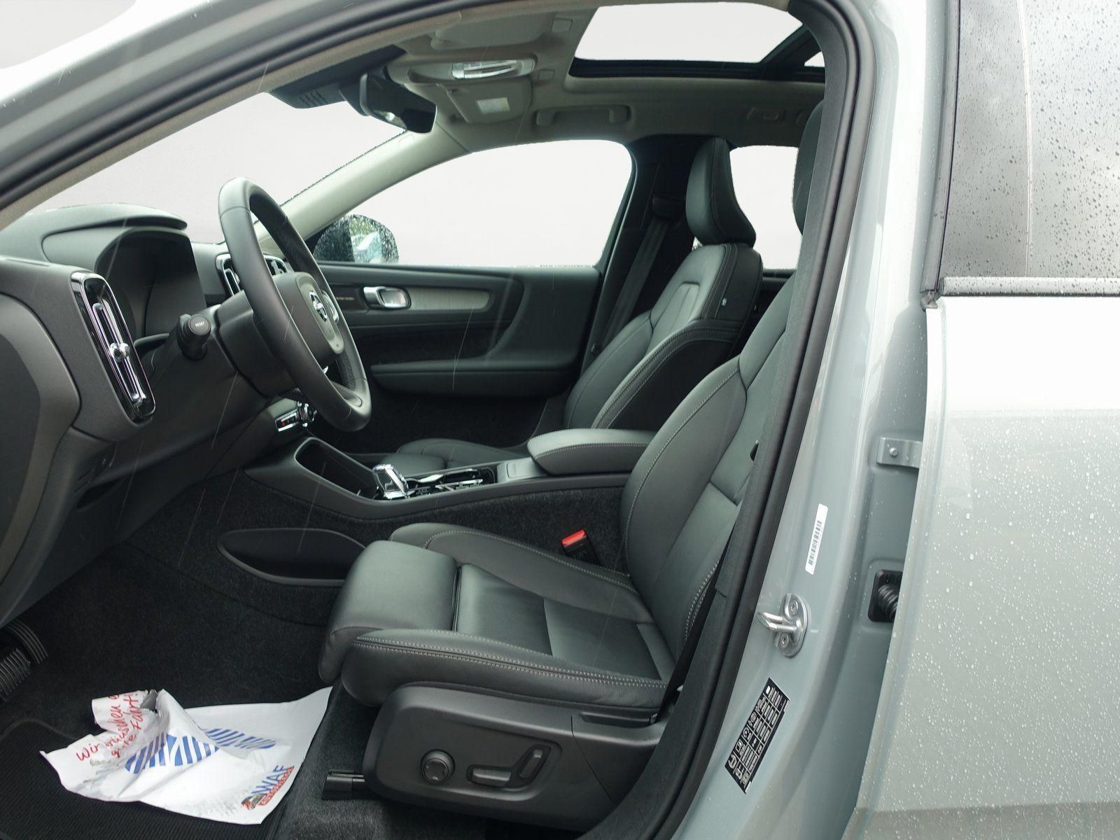 Volvo XC40 Ultra B4 Dark - Samsaru's Car Outlet