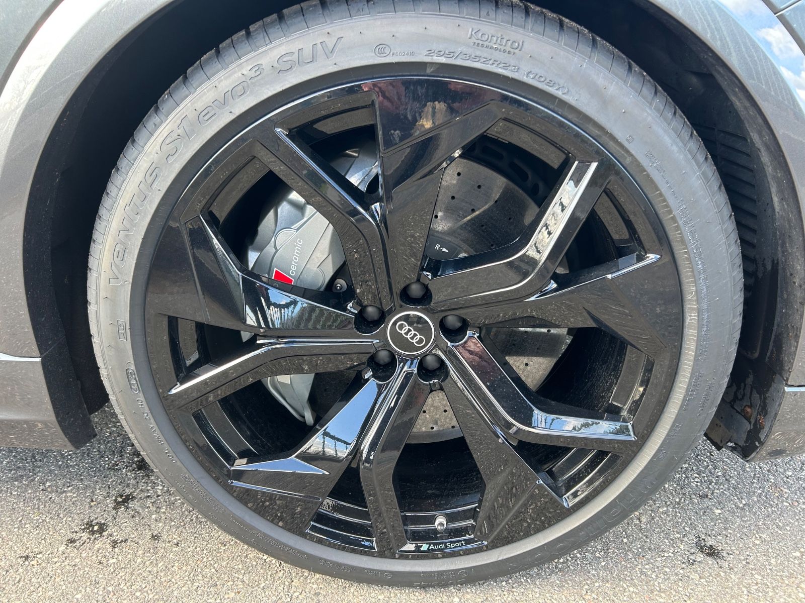Audi RSQ8 DYN 4.0 TFSI Quattro TÜV-NEU-VMAX-2xCarbon