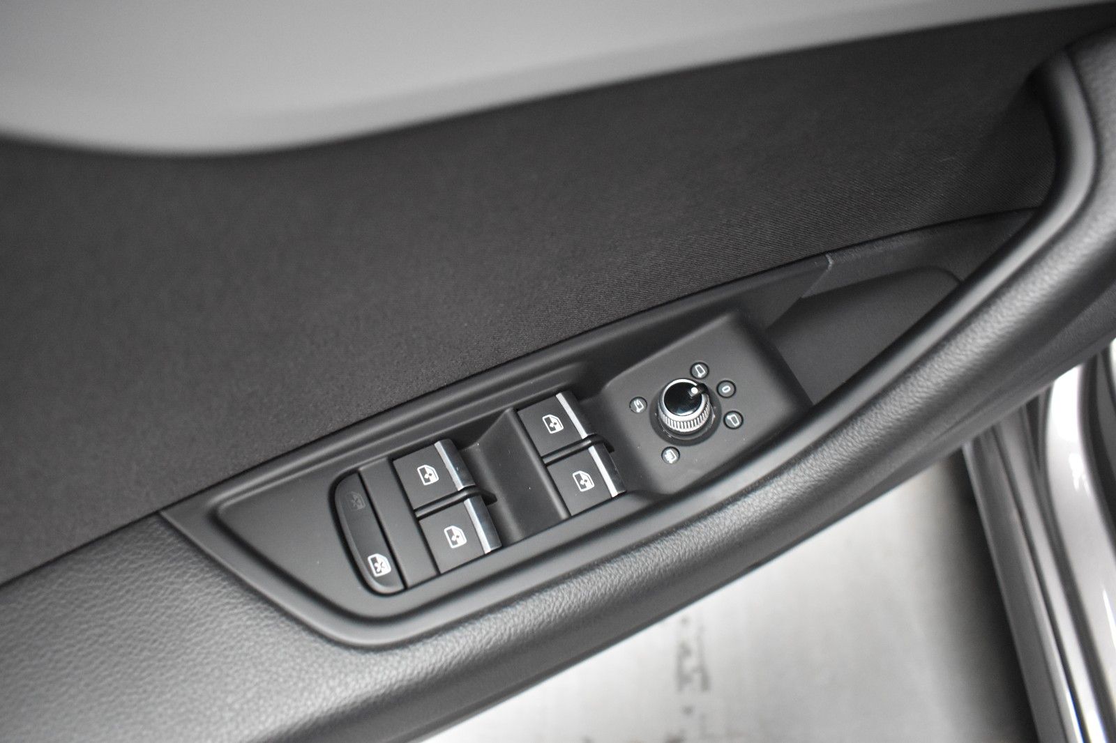 Audi A4 Avant 40 TFSI advanced - Samsaru's Car Outlet