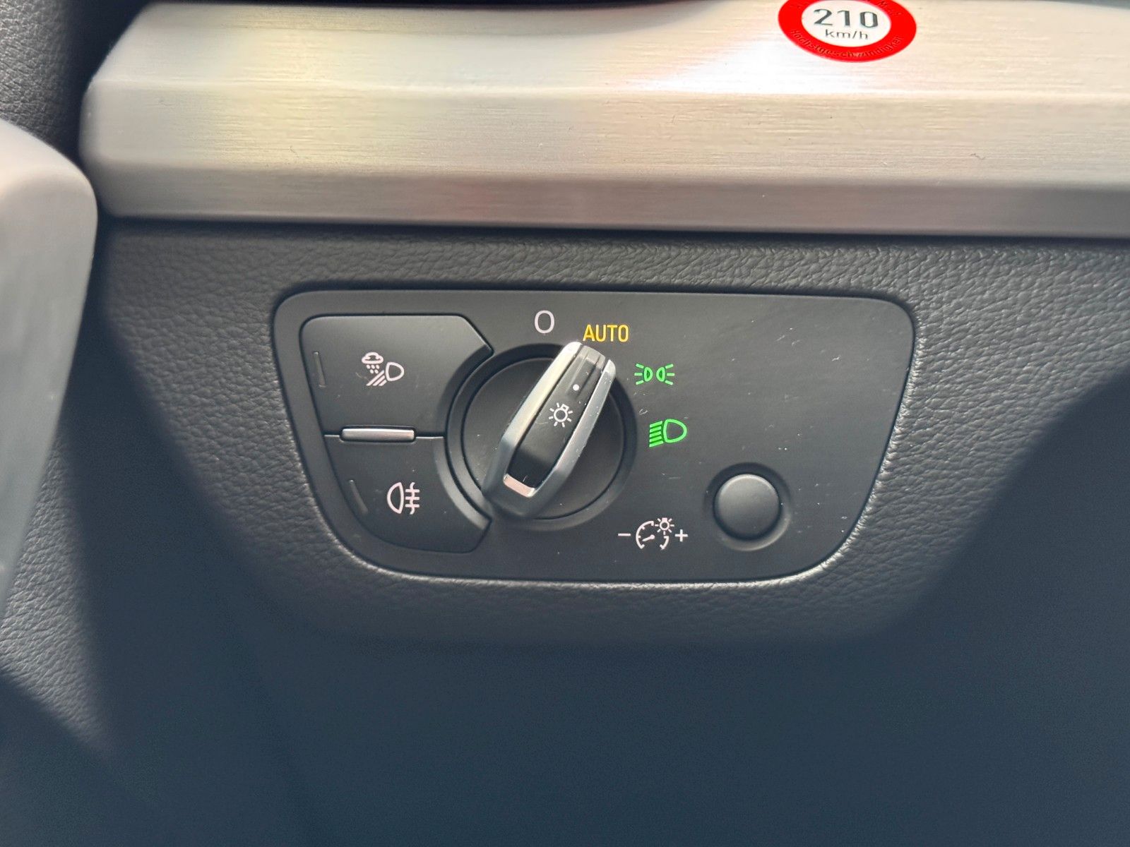 Audi Q5 40 TDI quattro S line - Samsaru's Car Outlet