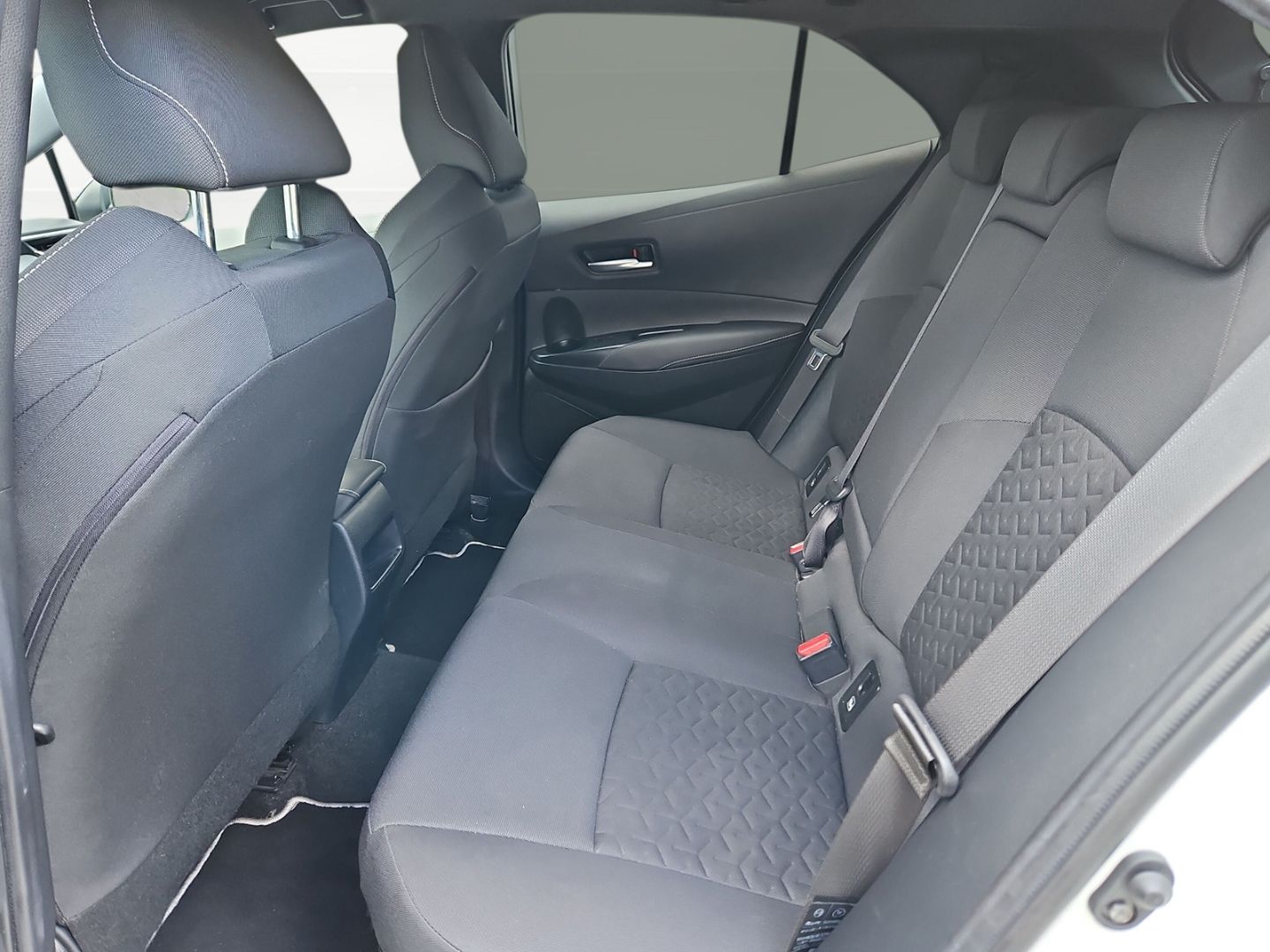 Toyota Corolla 2.0 Hybrid Club - Samsaru's Car Outlet