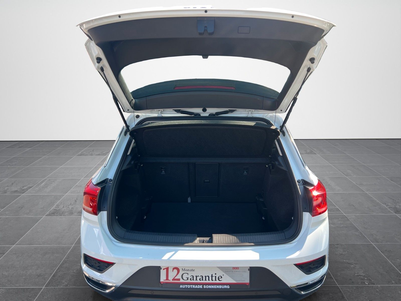 Volkswagen T-Roc Style - Samsaru's Car Outlet