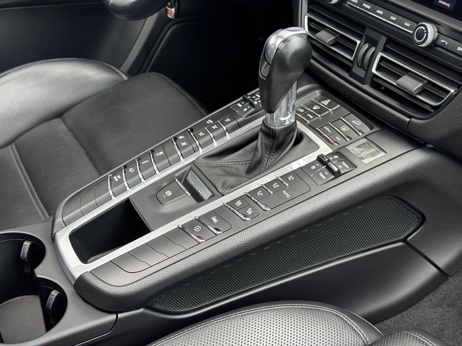 Porsche Macan S - Samsaru's Car Outlet