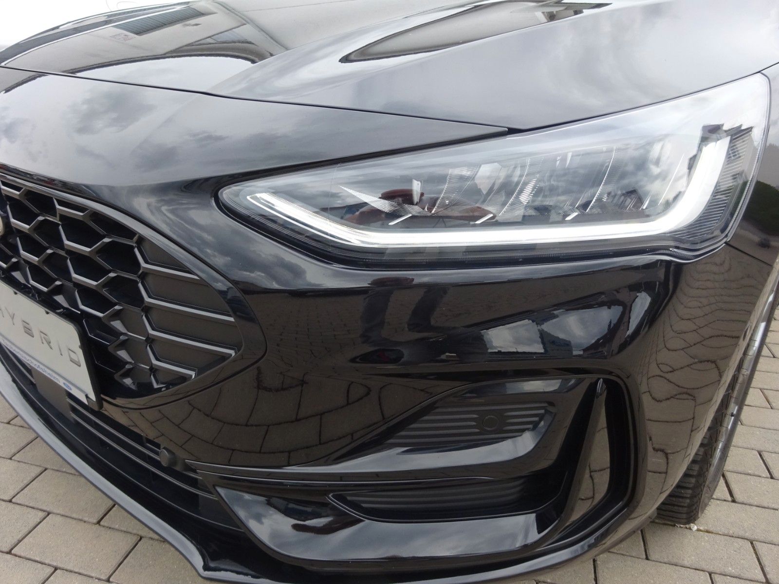 Ford Focus Turnier ST-Line X Autom AHK iACC HuD