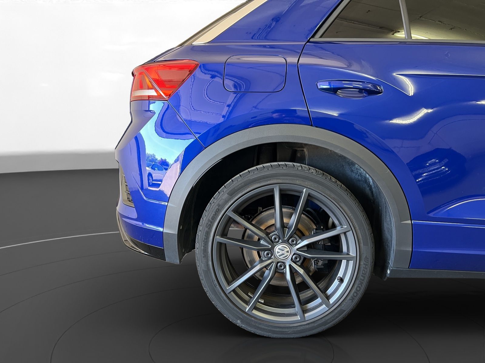 Volkswagen T-Roc R 4M - Samsaru's Car Outlet