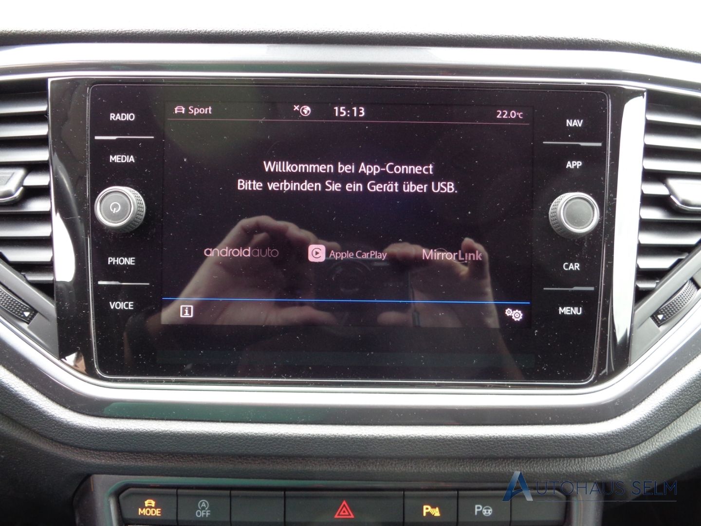 Volkswagen T-Roc 1.6 TDI IQ.DRIVE - Samsaru's Car Outlet