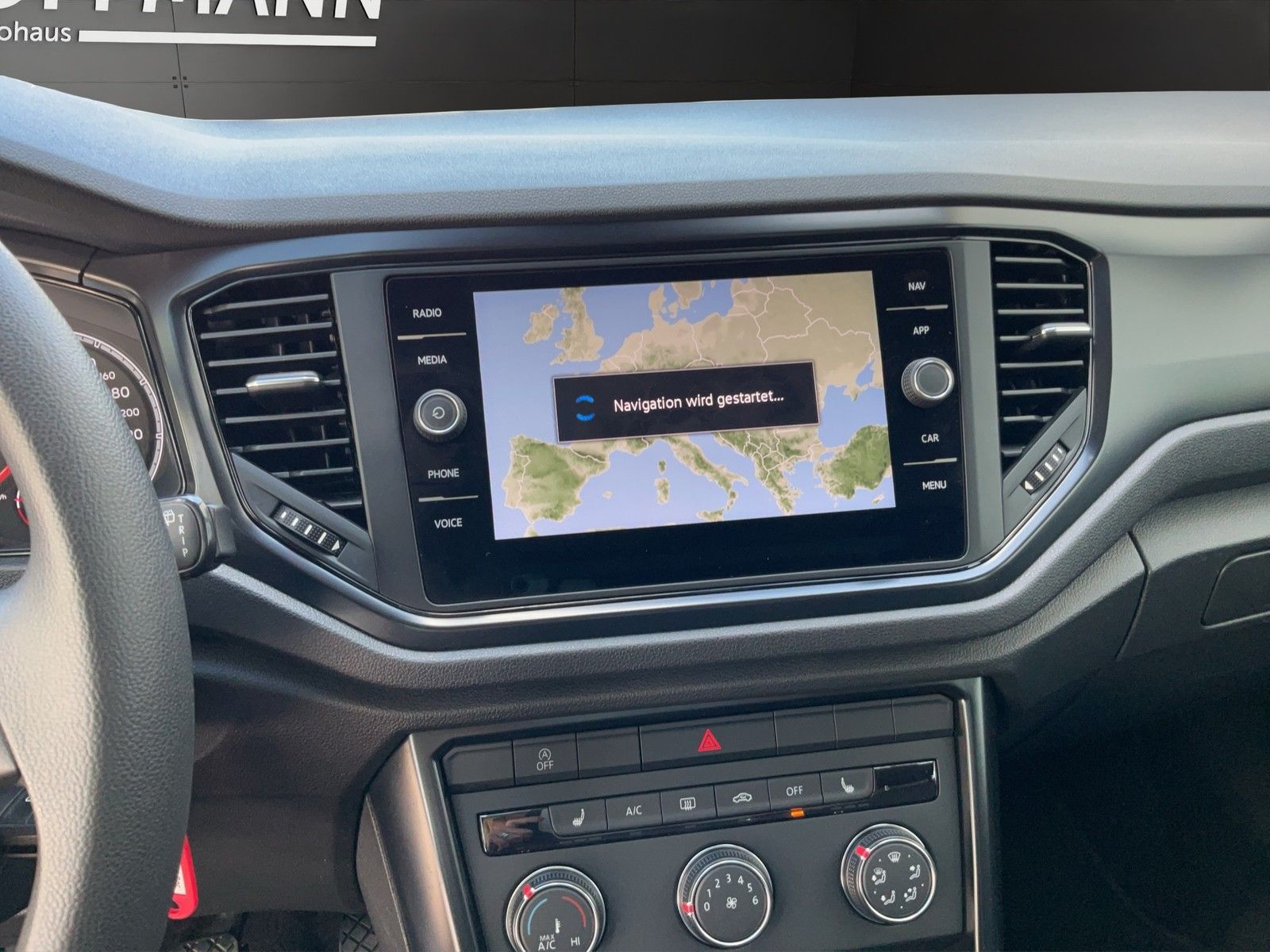 Volkswagen T-Roc 1.0 TSI - Samsaru's Car Outlet