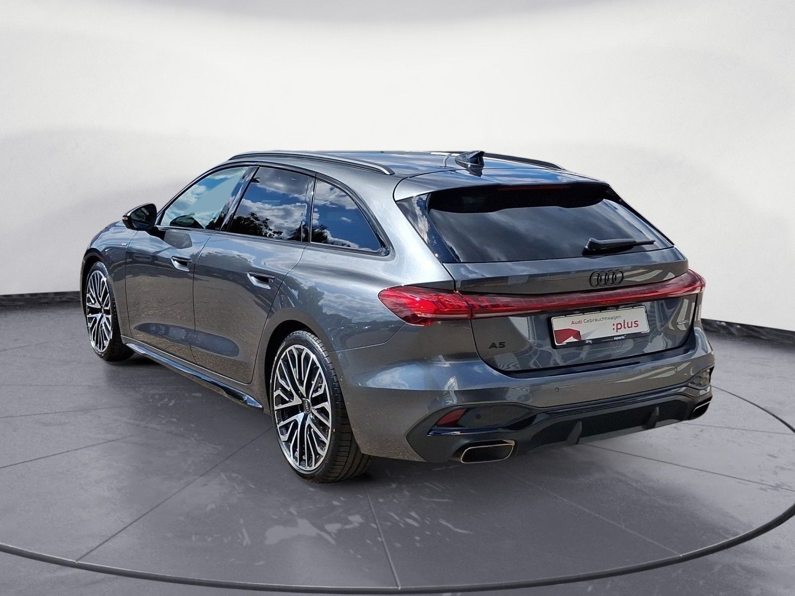 Audi A5 Avant TFSI quattro S tronic S line AHK B+Osou