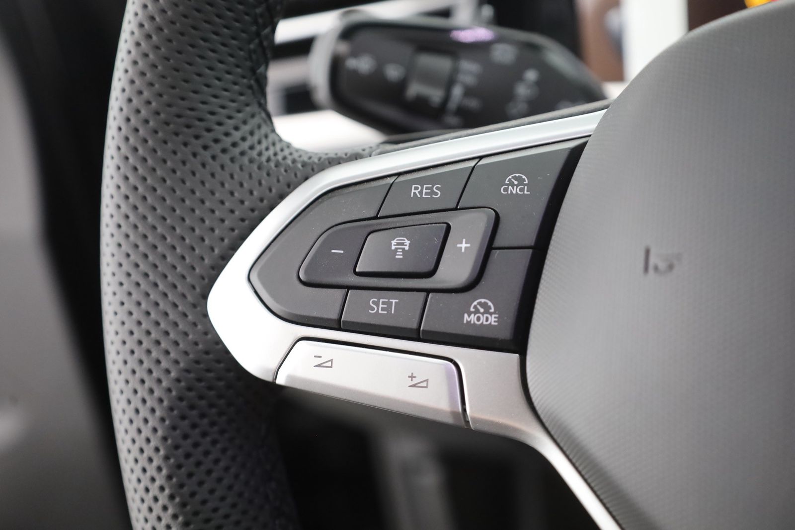 Volkswagen Passat Variant R-Line 2.0 TSI DSG Matrix Pano AH