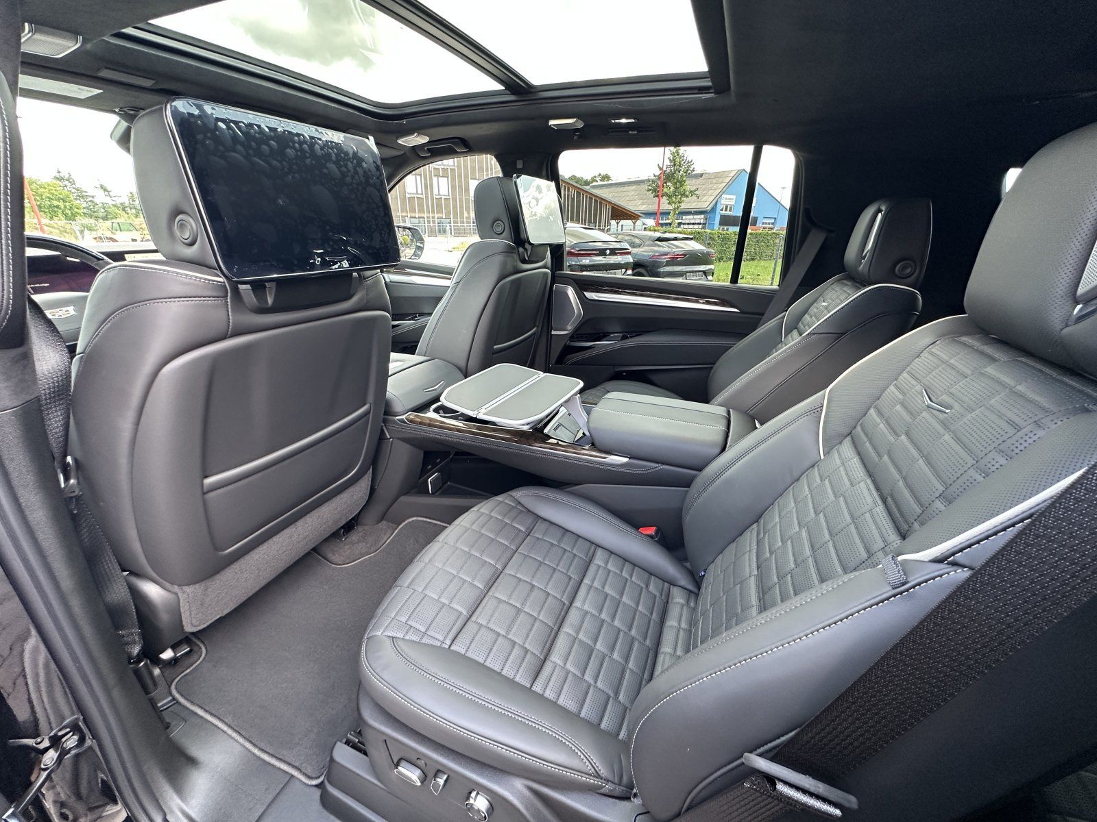 Cadillac Escalade   MY25 ESV Sport Platinum Langversion