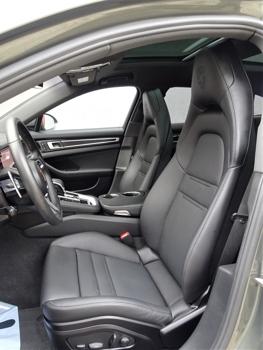 Porsche Panamera Sport Turismo 4 Platinum Edition/Design