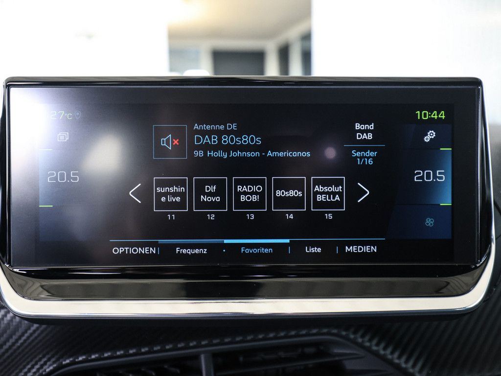 Peugeot e-208 GT-Pack - Samsaru's Car Outlet