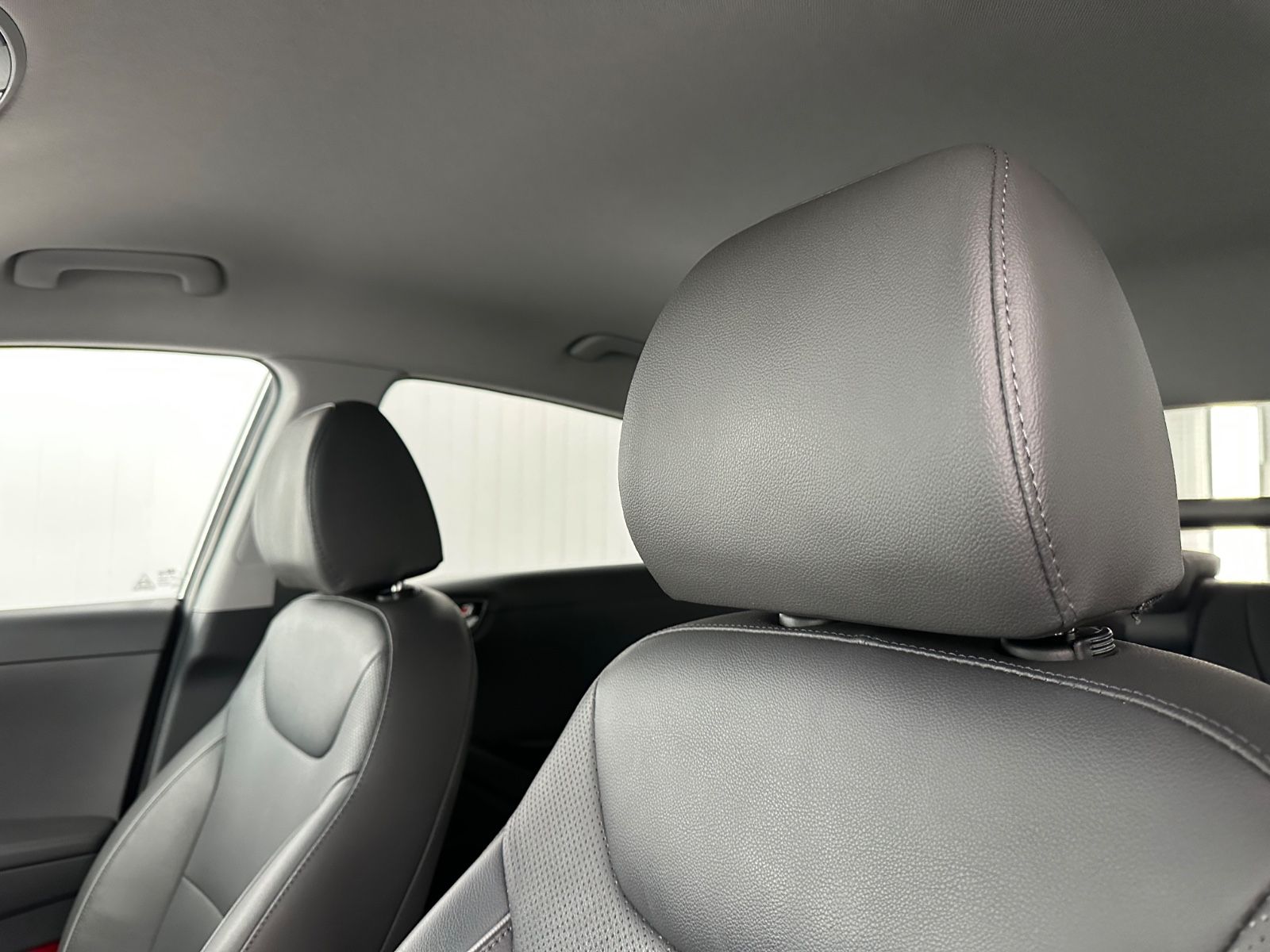Hyundai IONIQ Prime Plug-In Hybrid - Samsaru's Car Outlet