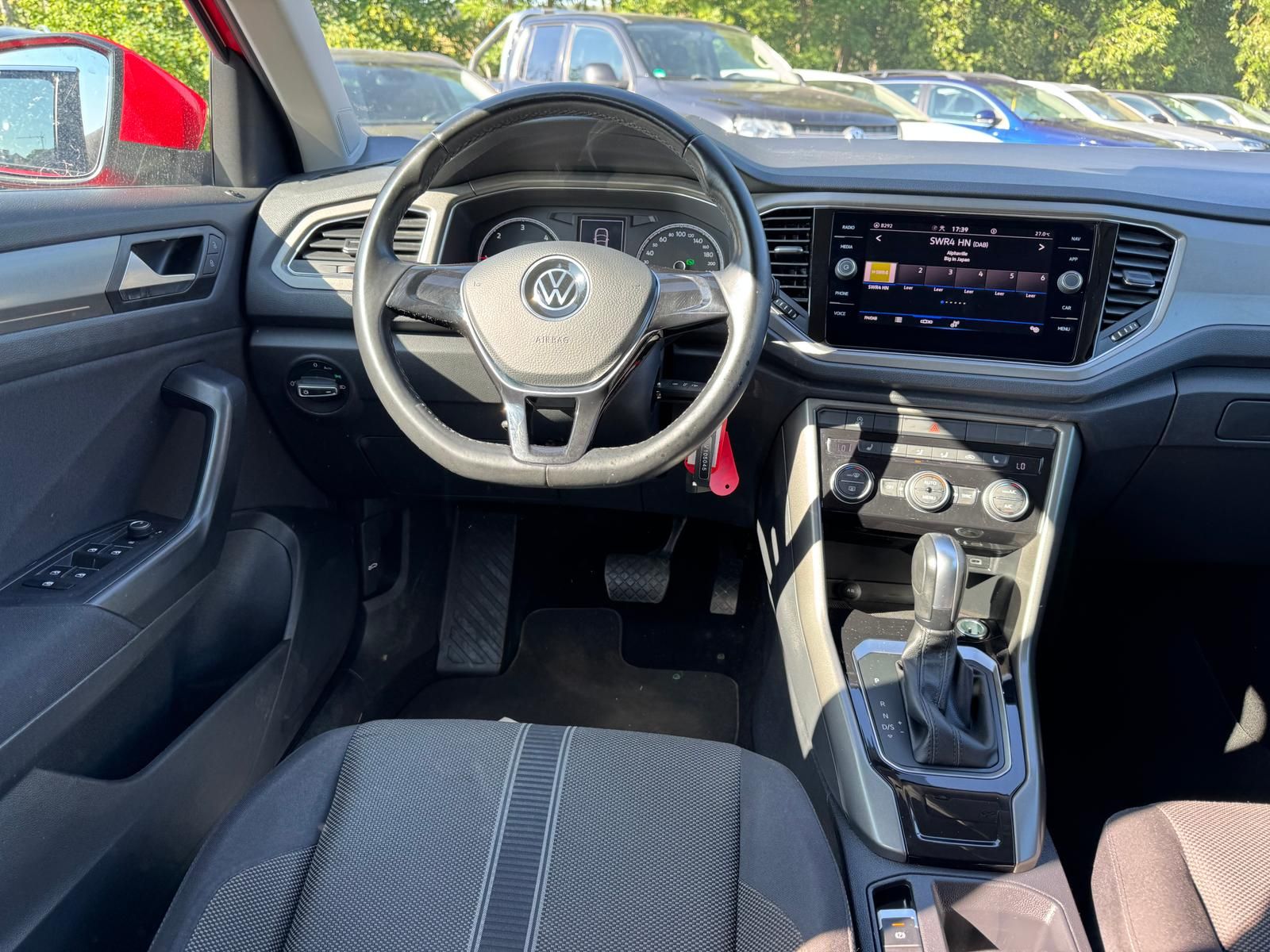 Volkswagen T-Roc 2.0 TDI Style - Samsaru's Car Outlet