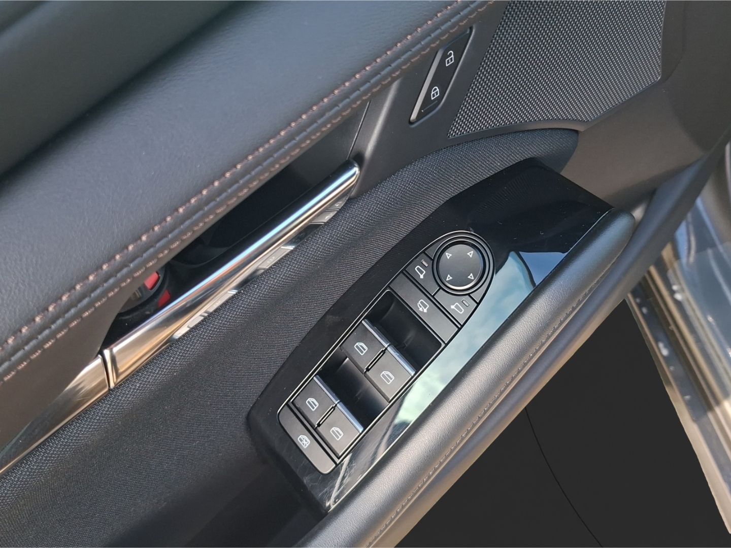 Mazda 3 SKYACTIV-G EXCLUSIVE-LINE+KAMERA !!