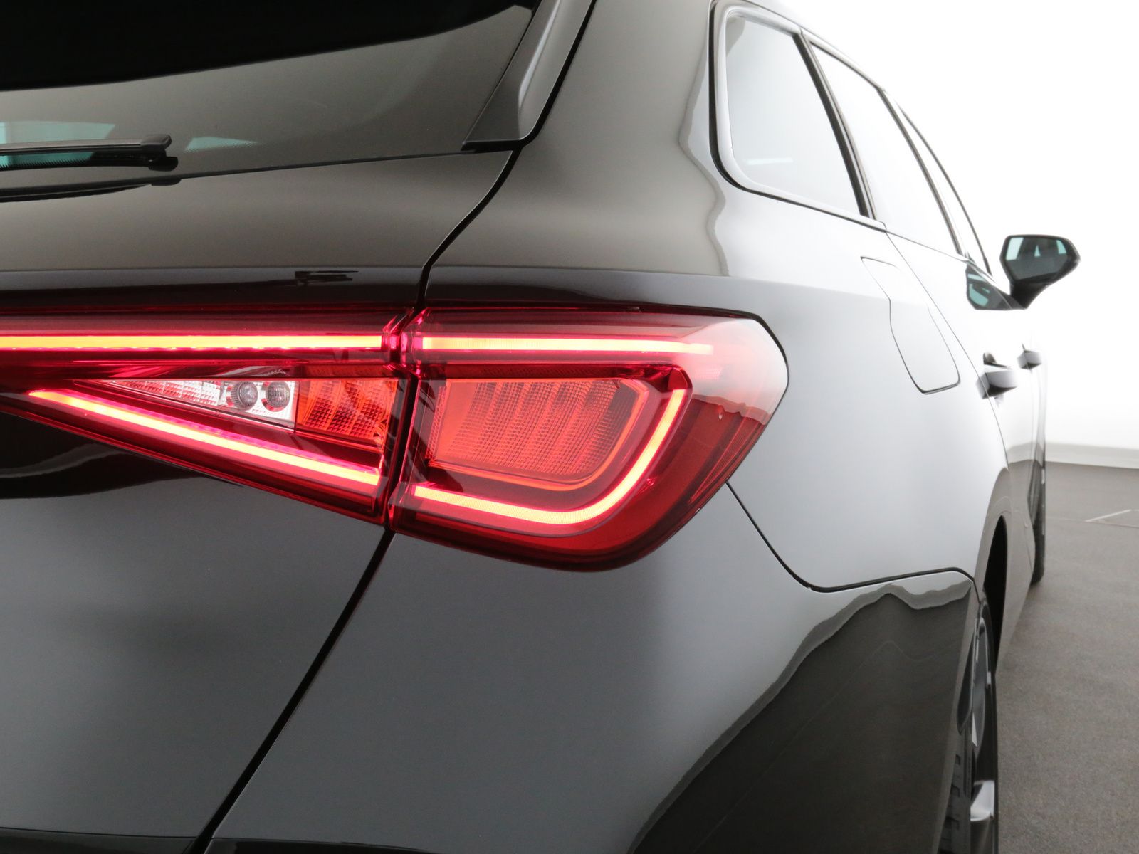 Cupra Leon Sportstourer 1.5eTSI CUPR - Samsaru's Car Outlet