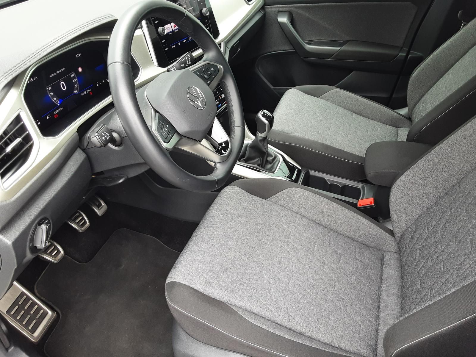 Volkswagen T-Roc Move 1.0 TSI - Samsaru's Car Outlet