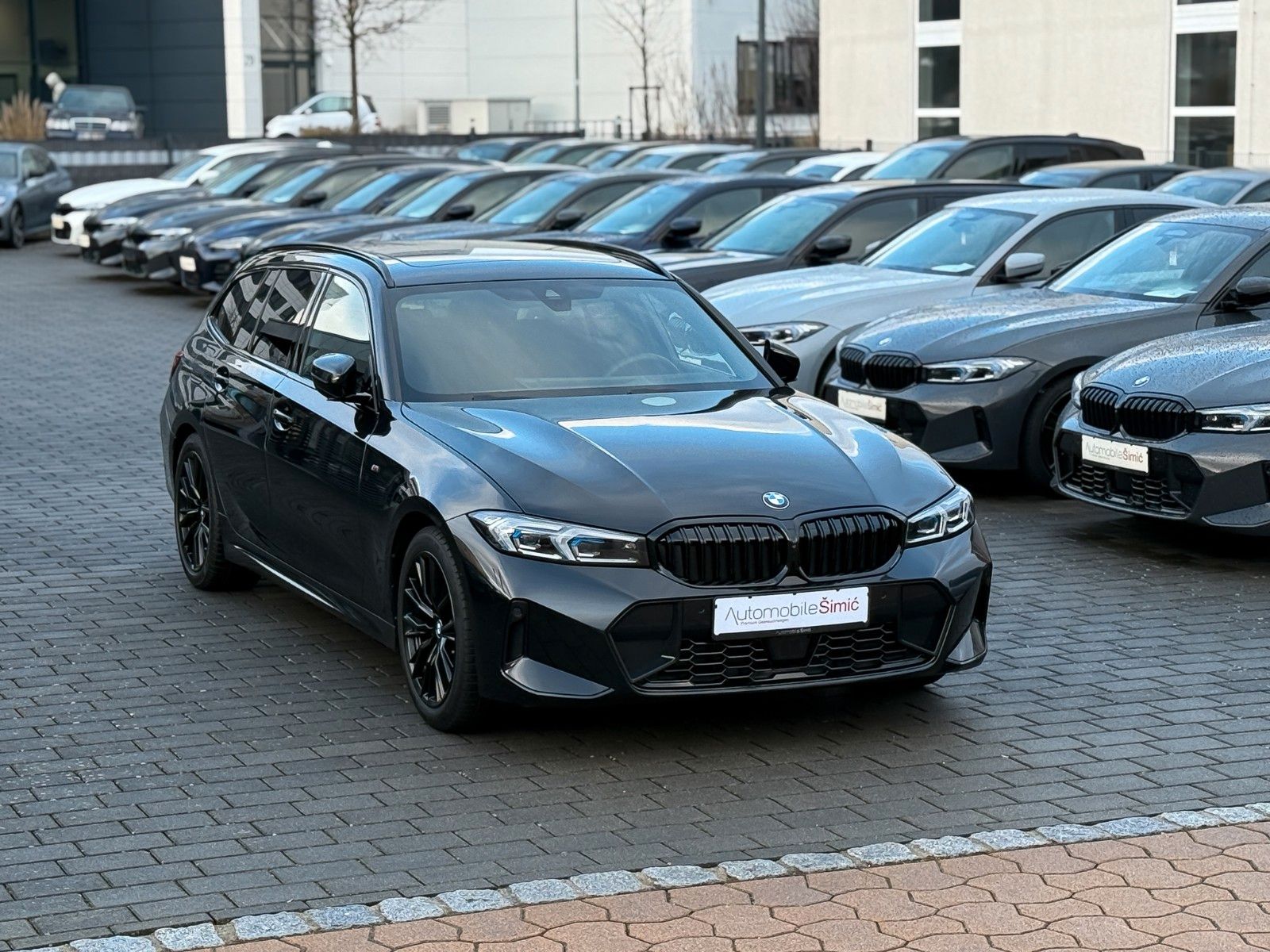 BMW 320i M Sport 18" HuD AHK Pano ACC 360° hifi LED+