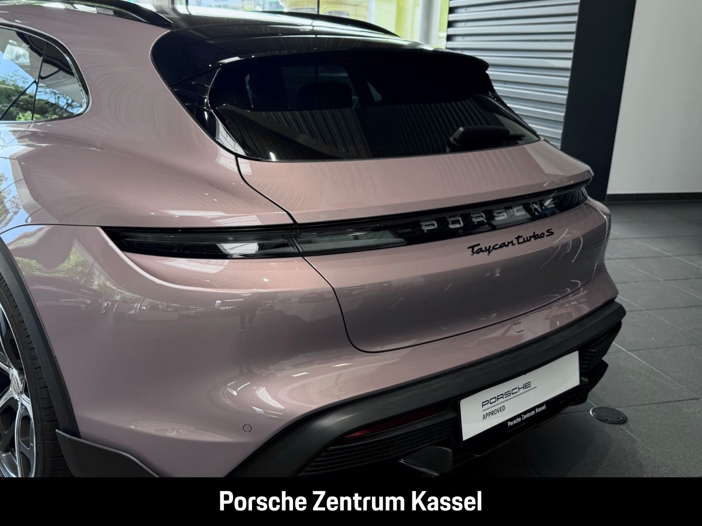Porsche Taycan Turbo S Cross Turismo