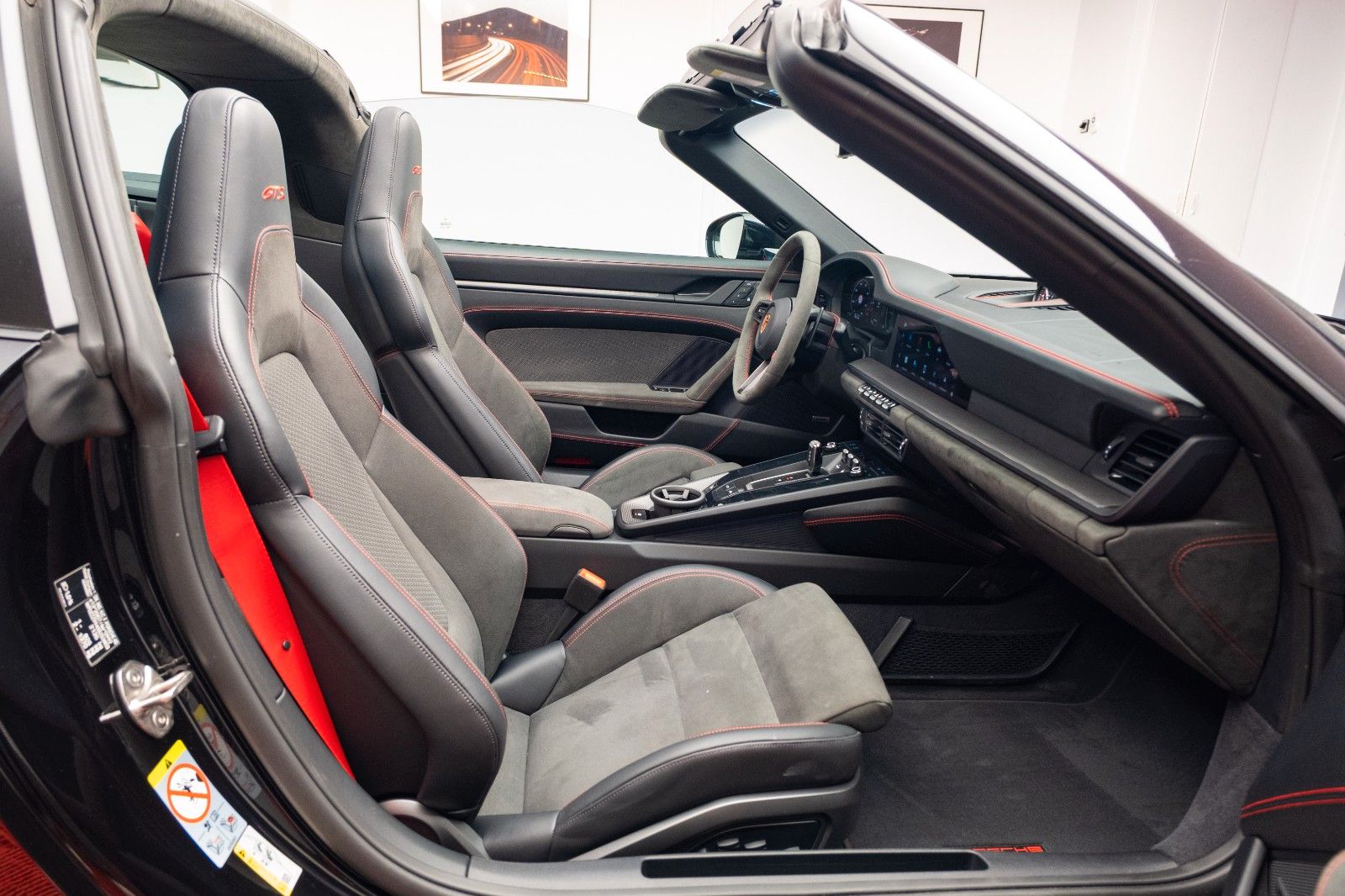 Porsche 911 Targa 4 GTS T-Hybrid