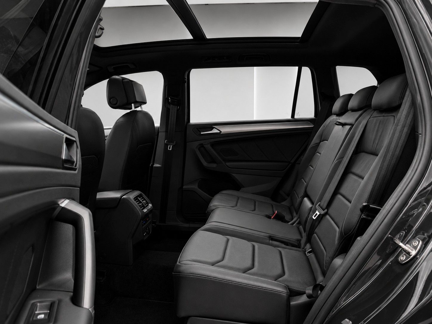 Seat Tarraco FR 4Drive*Pano-Dach*AHK*Leder*Drive*Cam.