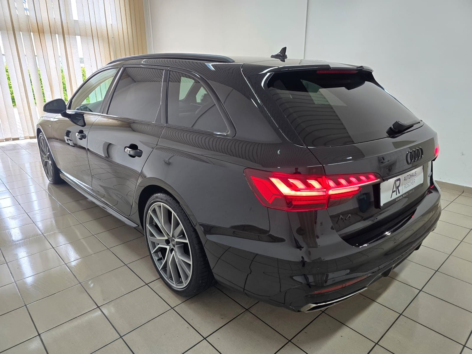 Audi A4 Avant 40 TDI qu. S Line Matrix Panorama B&O