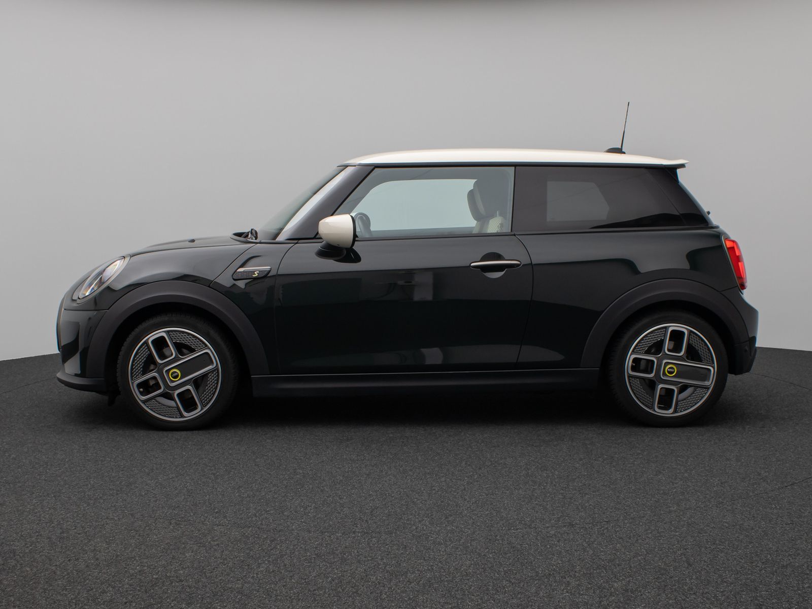 MINI COOPER SE Resolute Edition - Samsaru's Car Outlet