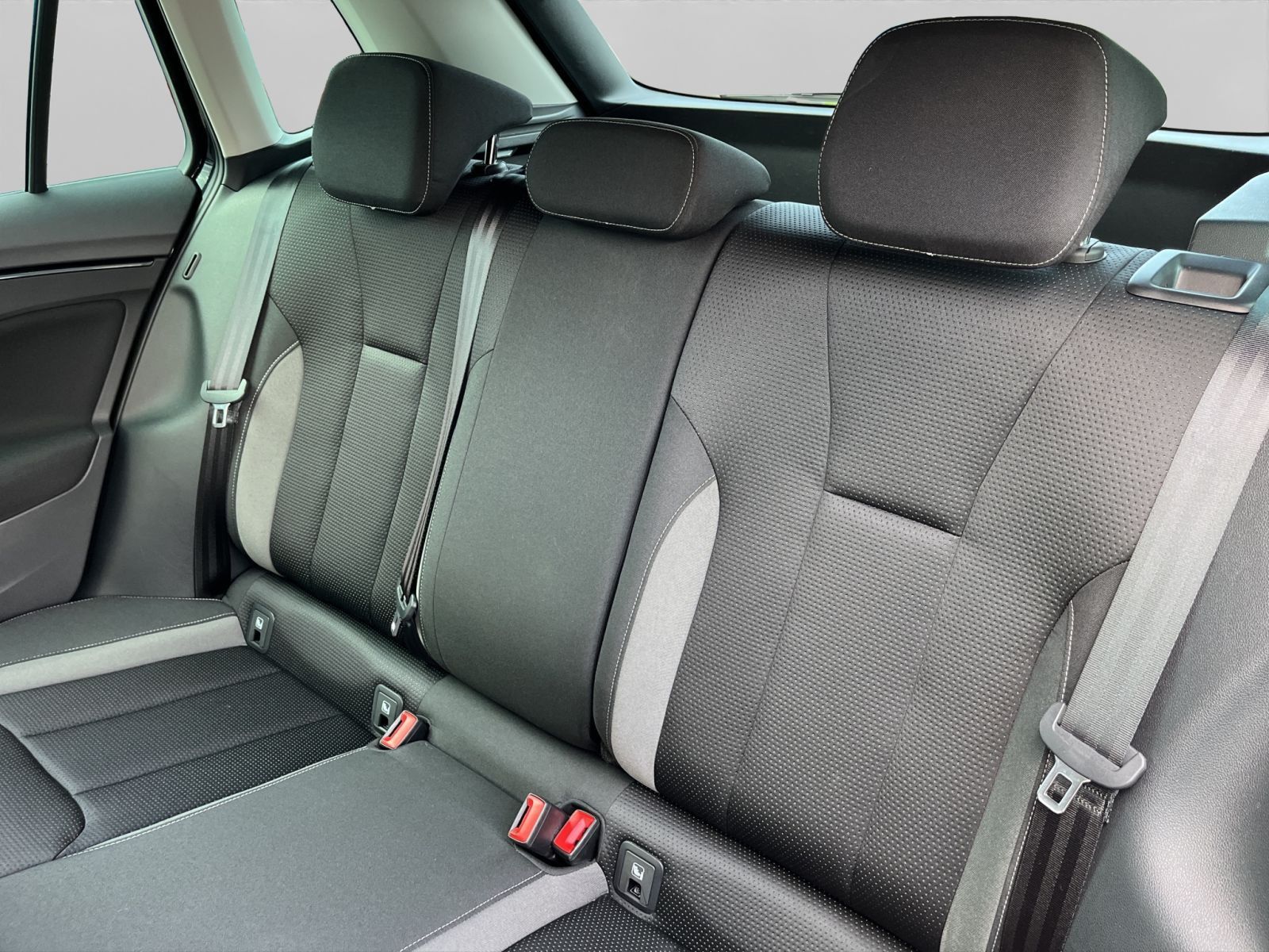Skoda Kamiq Tour 1.5 TSI - Samsaru's Car Outlet