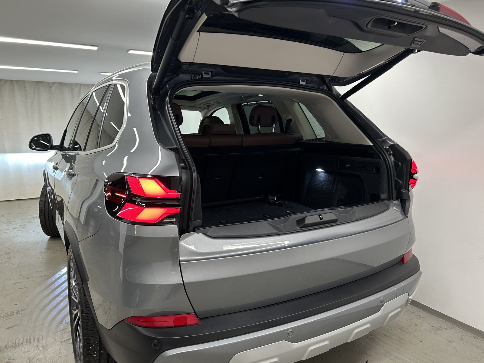 BMW X5 xDrive40i M Sportpaket AHK B&W Pano. DAB Driv
