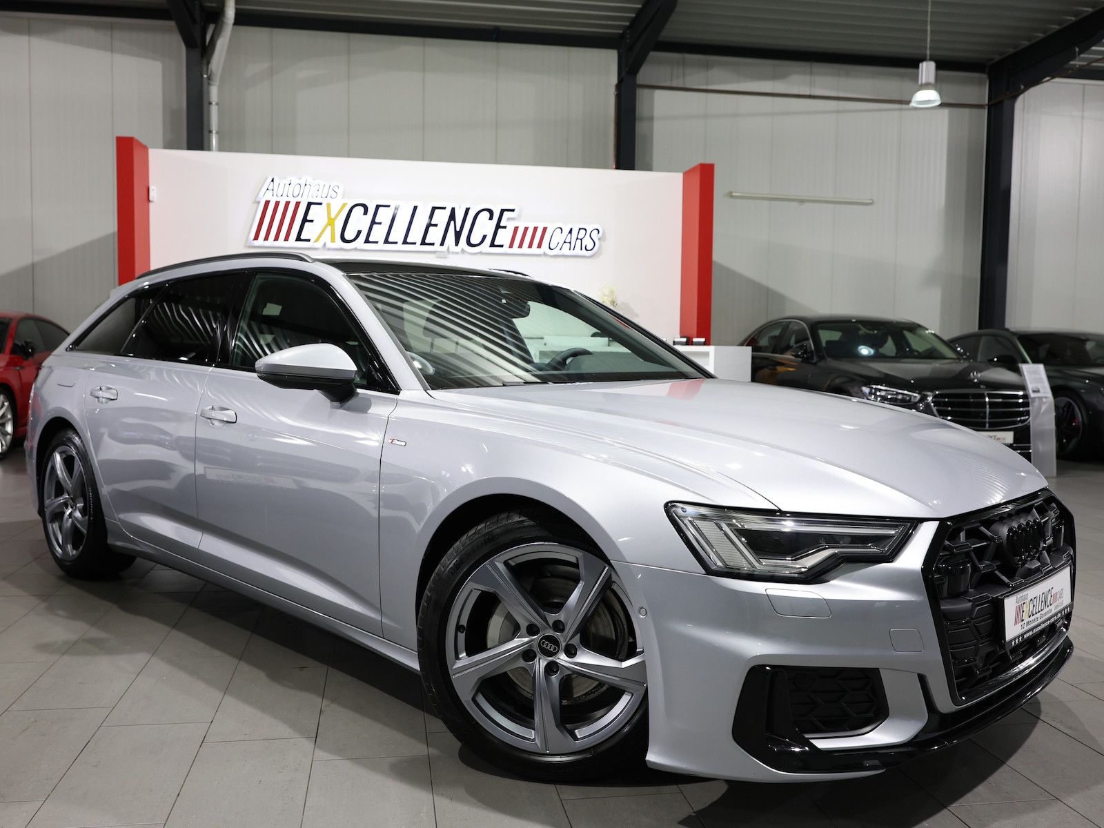 Audi A6 Avant 40 TDI S-LINE BLACK / PANORAMA, LED, VC