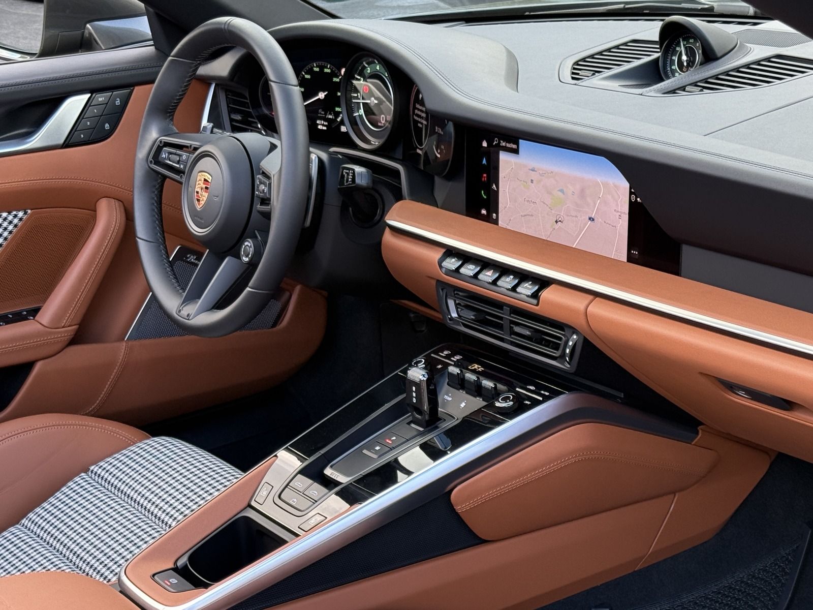 Porsche 992 911  Turbo S Cabriolet HERITAGE DESIGN*SPORT