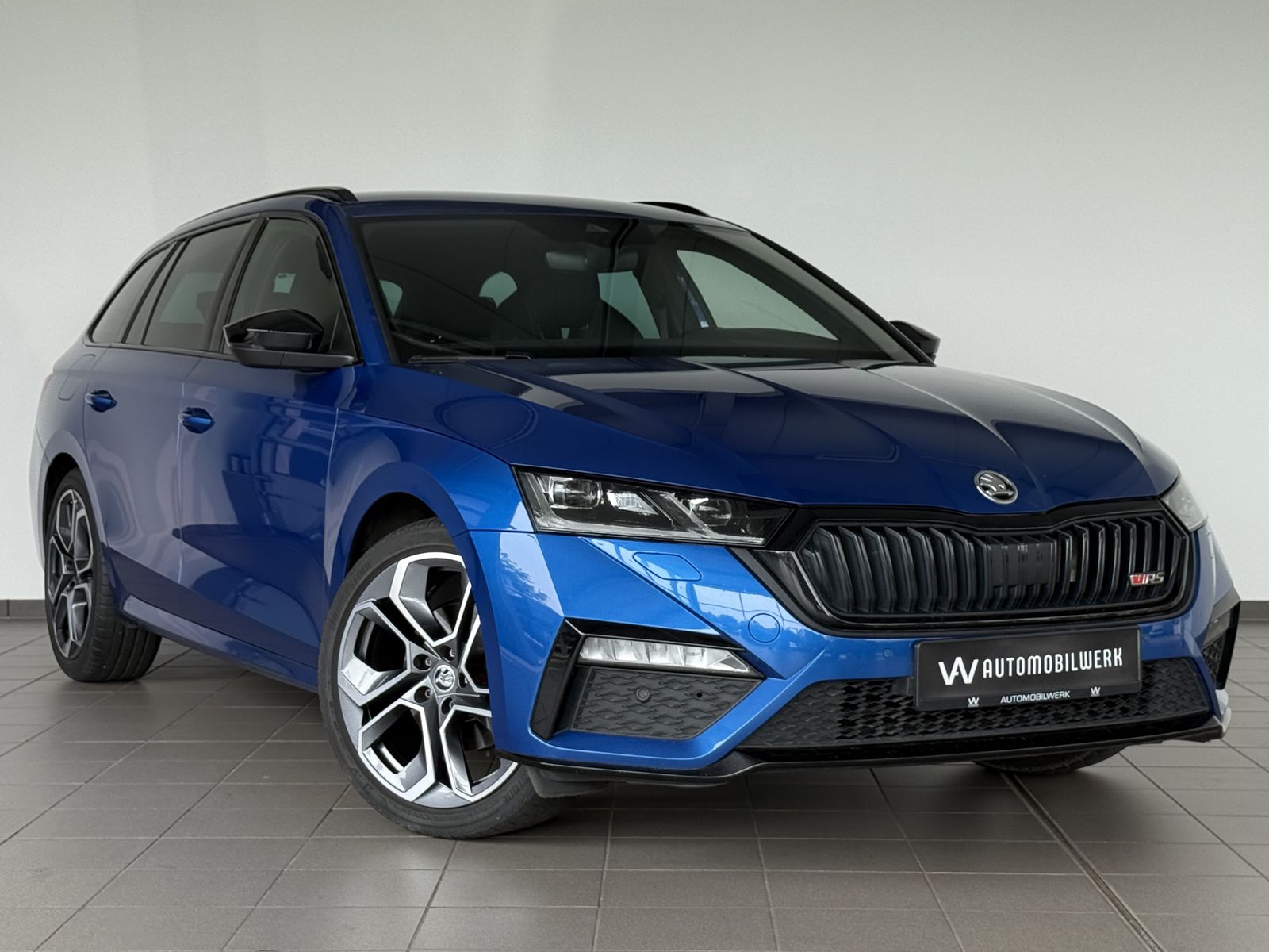 Skoda Octavia Combi RS - Samsaru's Car Outlet