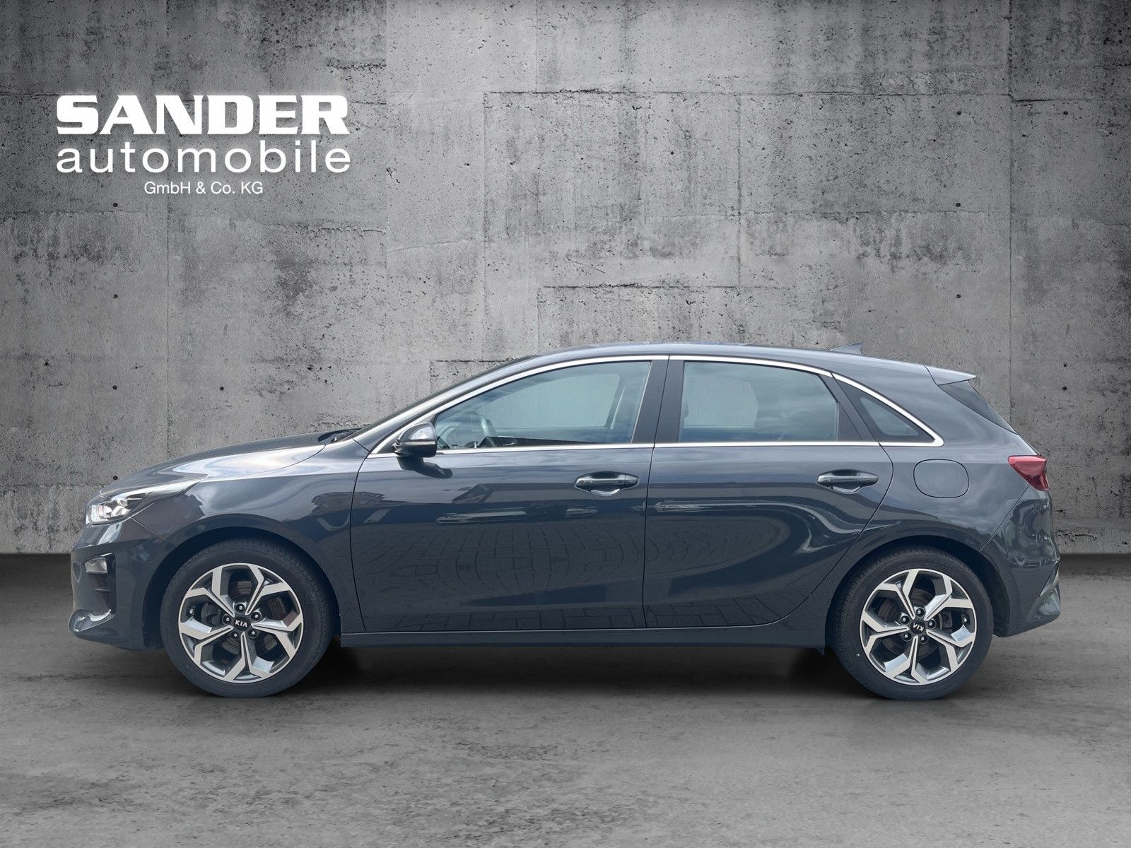 Kia Ceed 1.4 T-GDi Spirit - Samsaru's Car Outlet