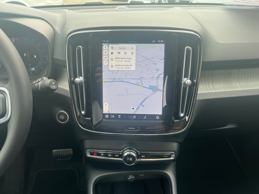 Volvo XC40 B4 UltraDark - Samsaru's Car Outlet