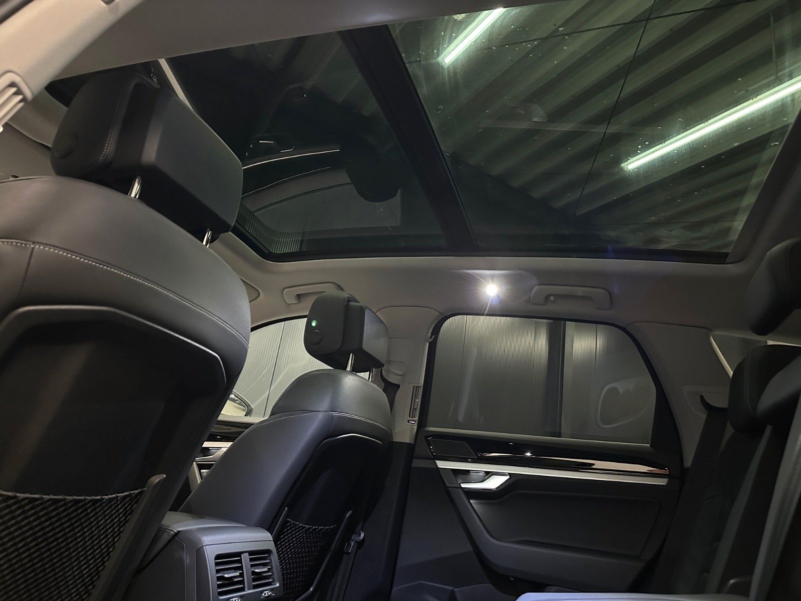 Volkswagen Touareg V6 TDI 4Motion - Samsaru's Car Outlet