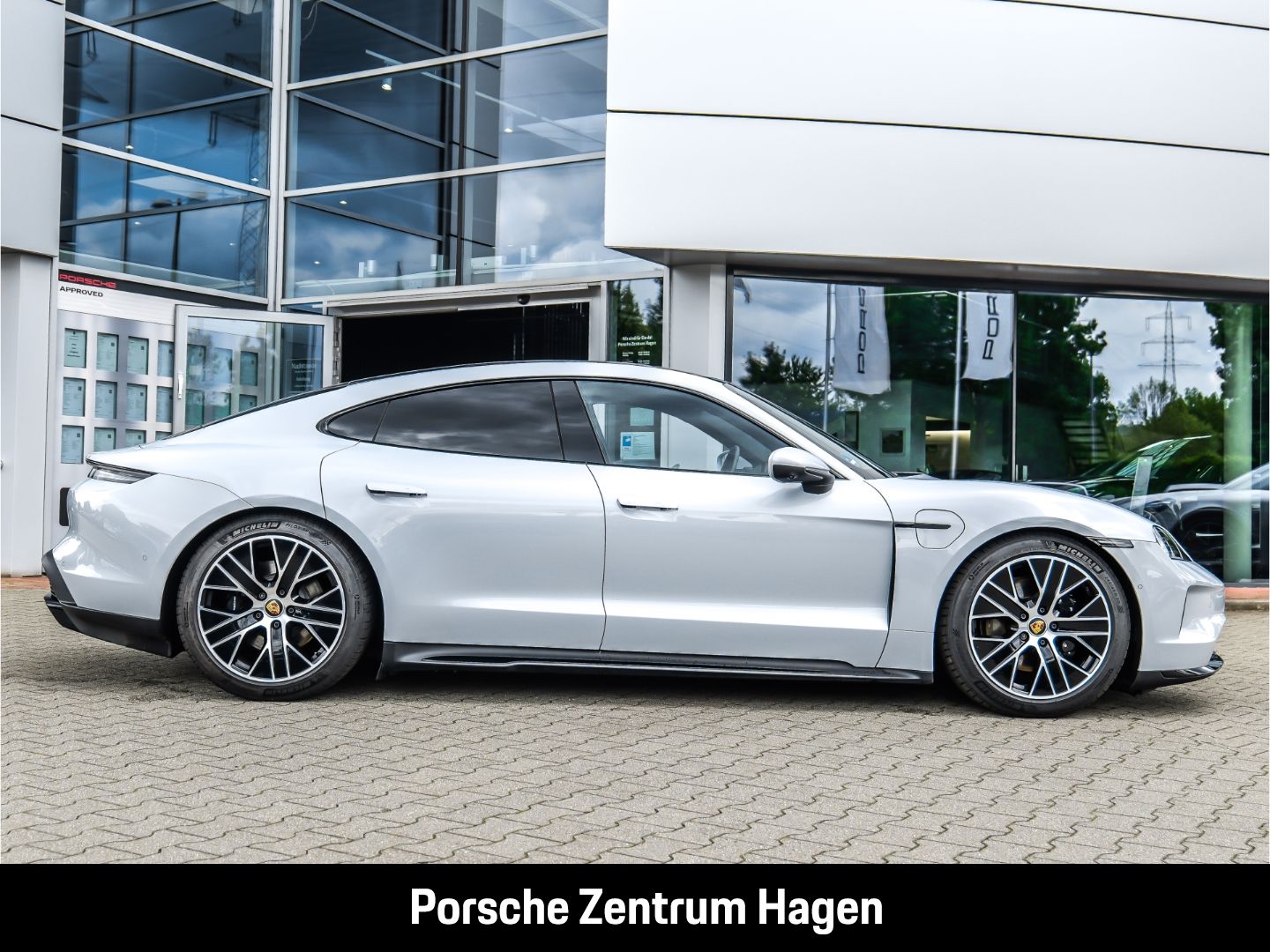 Porsche Taycan 4S SportDesign Surround-View LED-Matrix