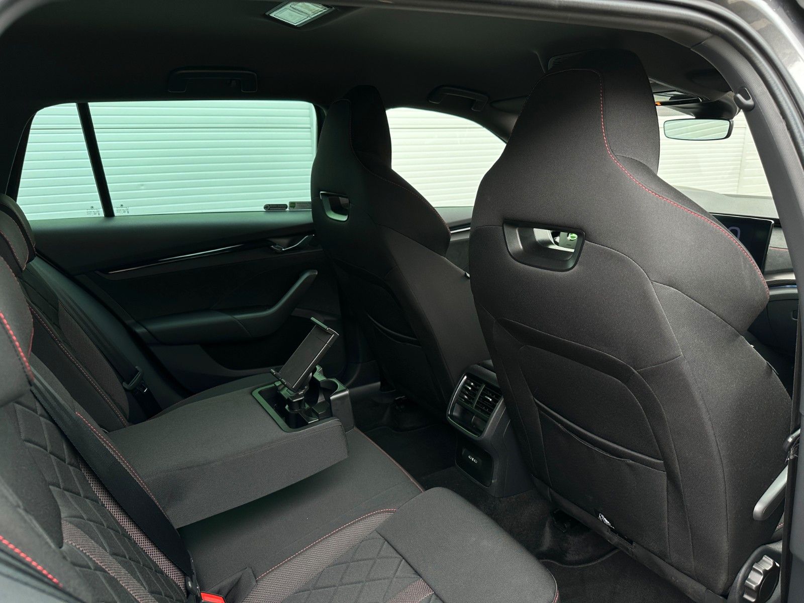Skoda Octavia Combi RS 2.0TSi DSG - Samsaru's Car Outlet