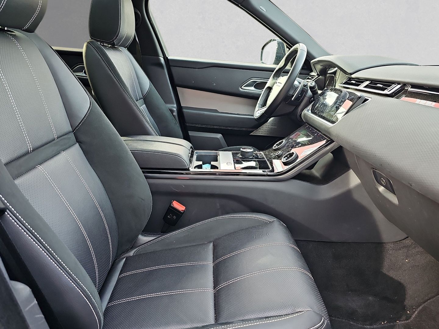 Range Rover Velar D300 R-Dynamic SE - Samsaru's Car Outlet