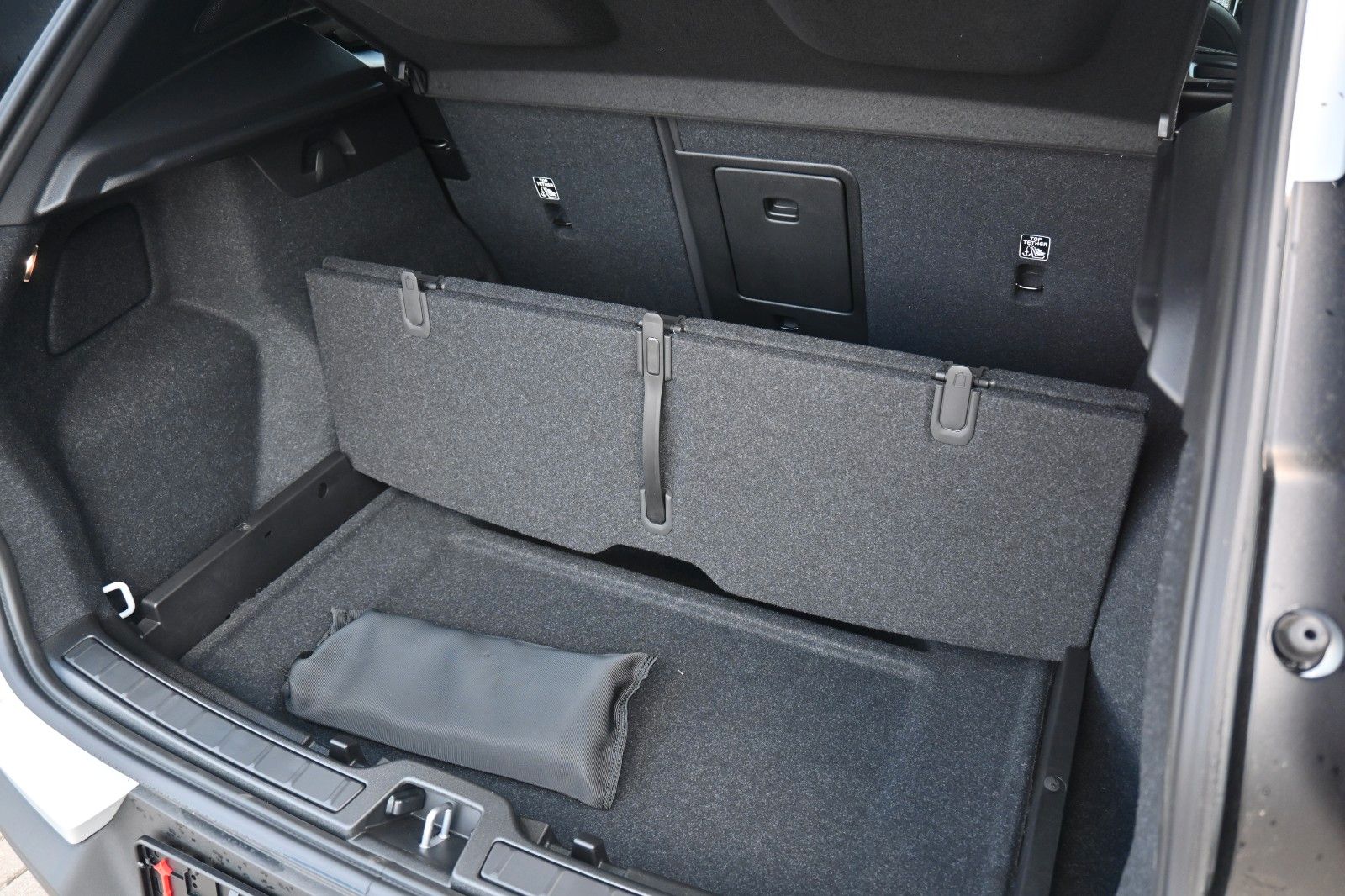 Volvo XC40 B4 DKG Plus Dark*H&K*FSHZG*360°*ACC*AHK
