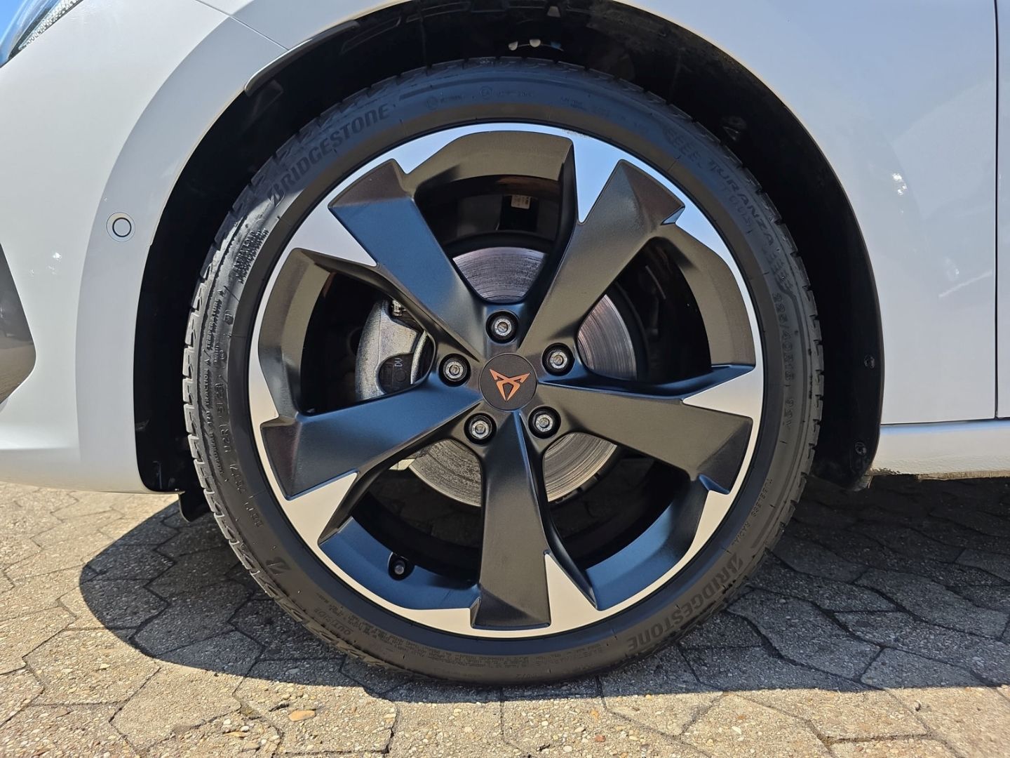 Cupra Leon Sportstourer 1.5 eTSI - Samsaru's Car Outlet