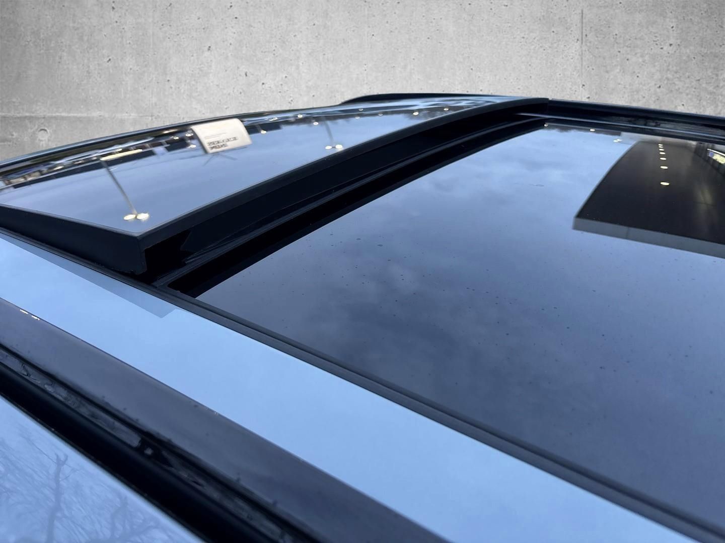 BMW 330 e xDrive Touring M-Sport Pro HUD AHK Pano H&