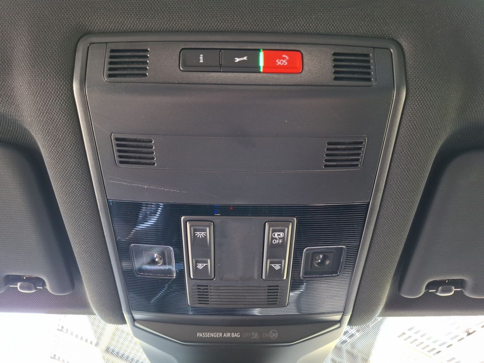 Volkswagen T-Roc TSI R-Line DSG 4M - Samsaru's Car Outlet
