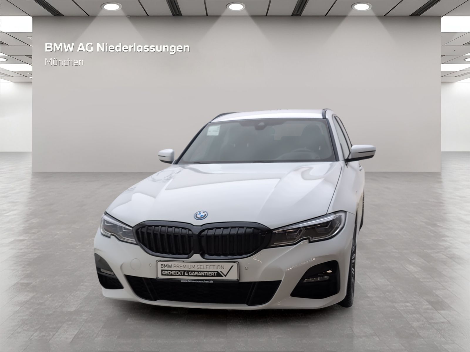 BMW 330e Touring M Sport - Samsaru's Car Outlet