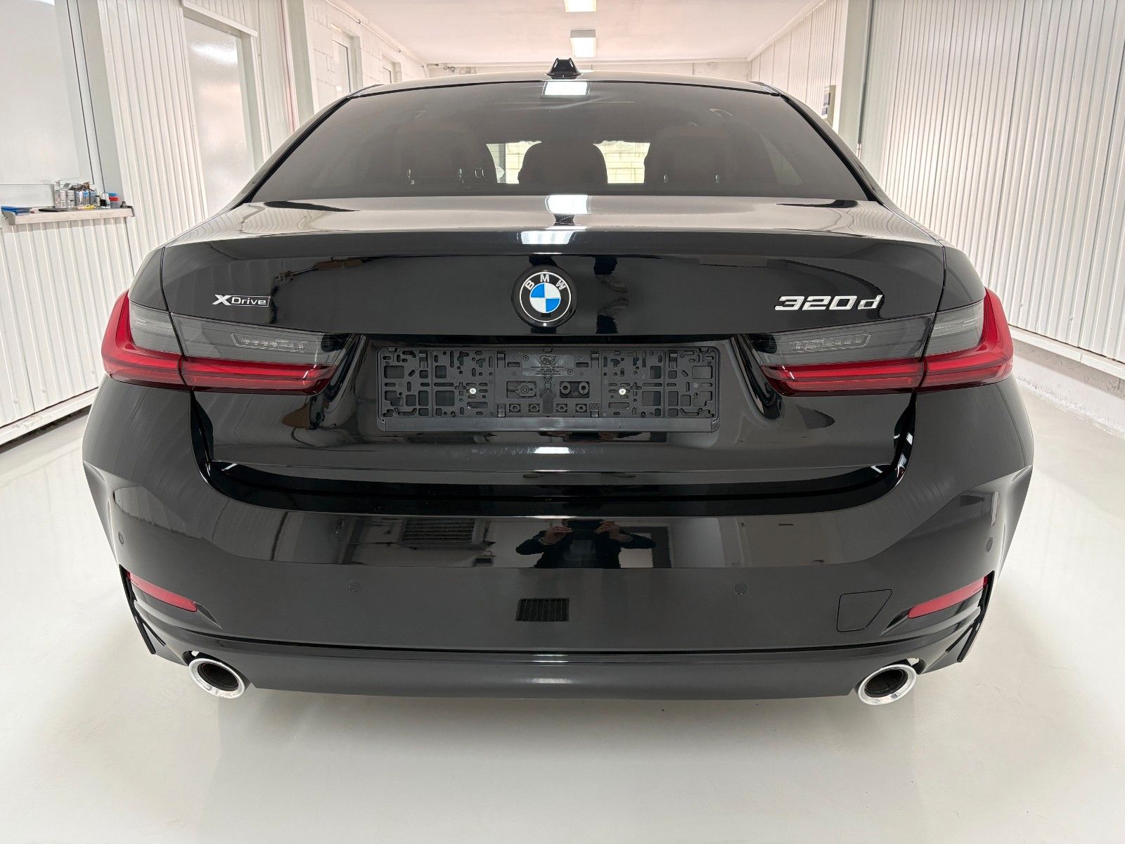 BMW 320 d xDrive /Curved-Display/LED/AHK/18"