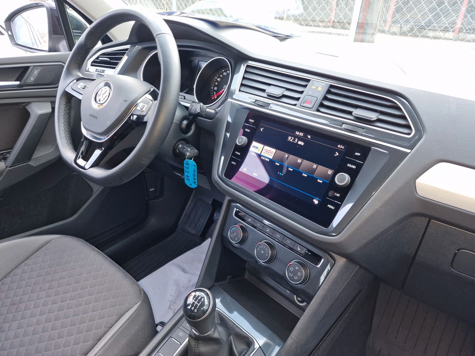Volkswagen Tiguan 1.5-TSI ACT Comfortline - Samsaru's Car Outlet