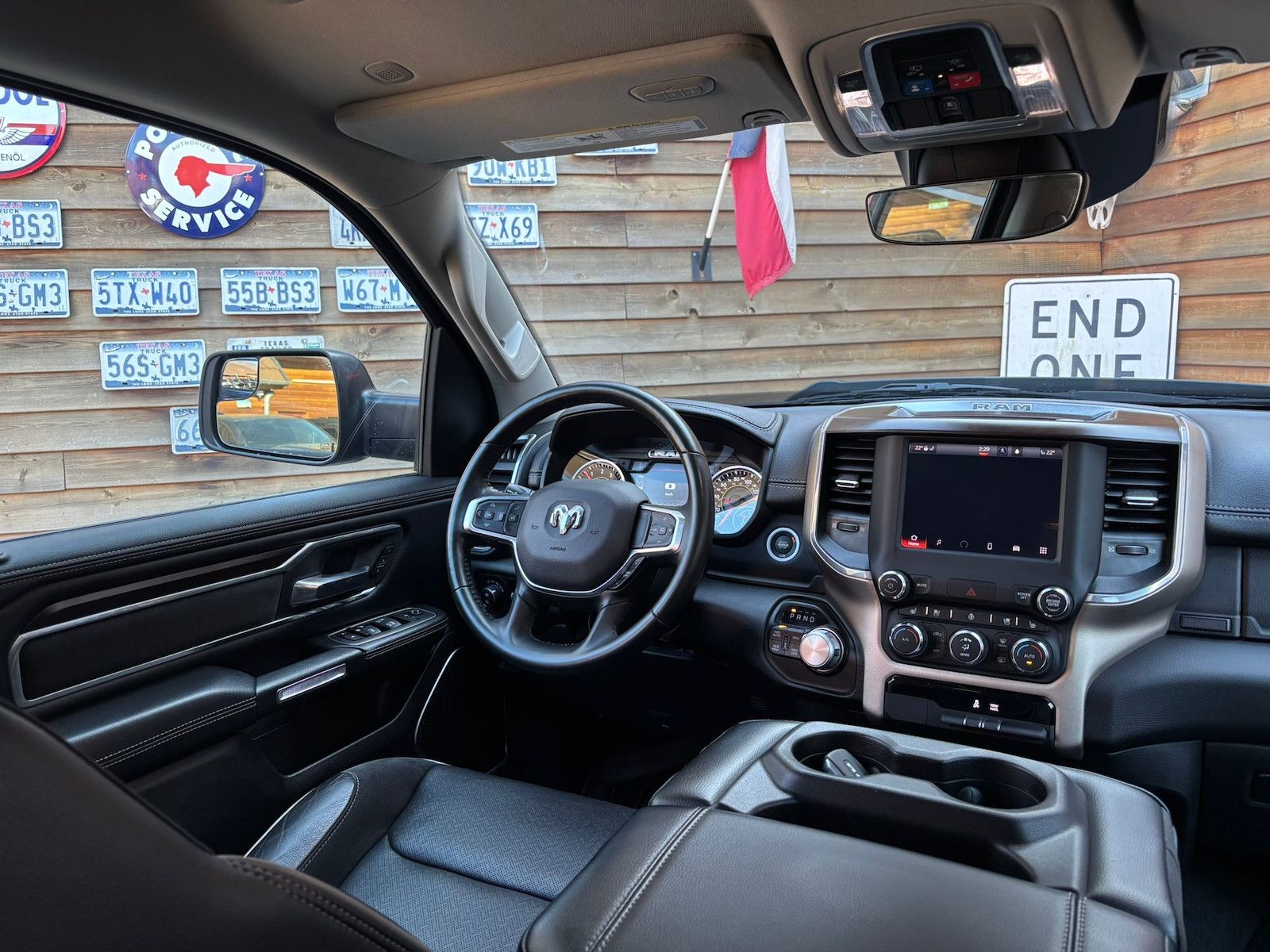 Dodge RAM 1500 Laramie LED AHK Memory 4x4 6-Sitzer