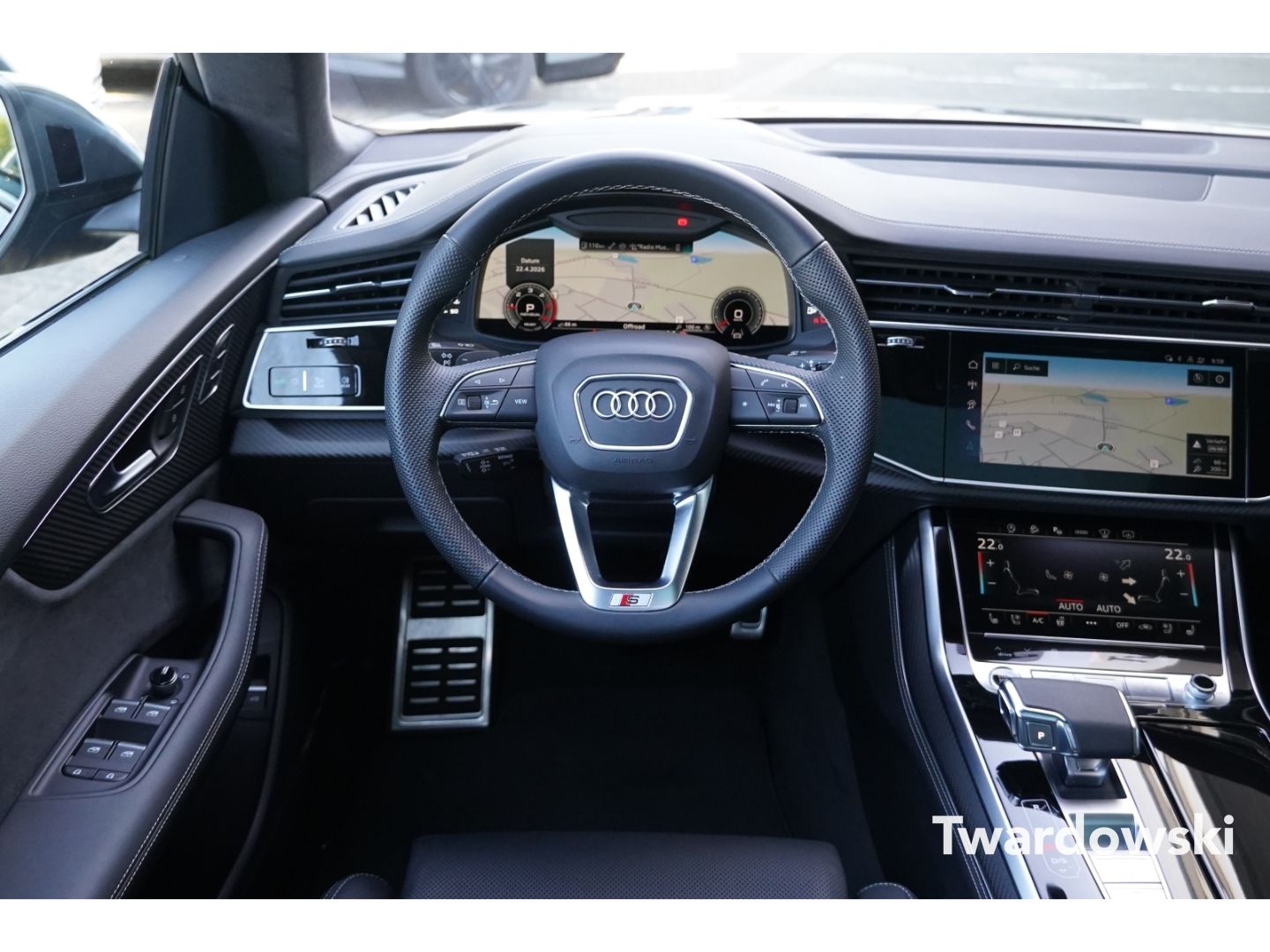 Audi Q8 S line Pano HUD Matrix 23'' B&O AHK 360°