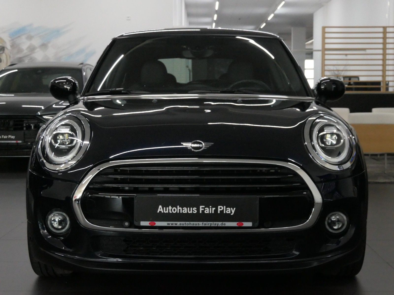MINI Mini Cooper Aut. - Samsaru's Car Outlet